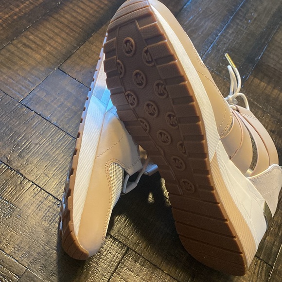 Beige white and gold platform lightweight Michael Kors sneaker’s - Picture 8 of 8